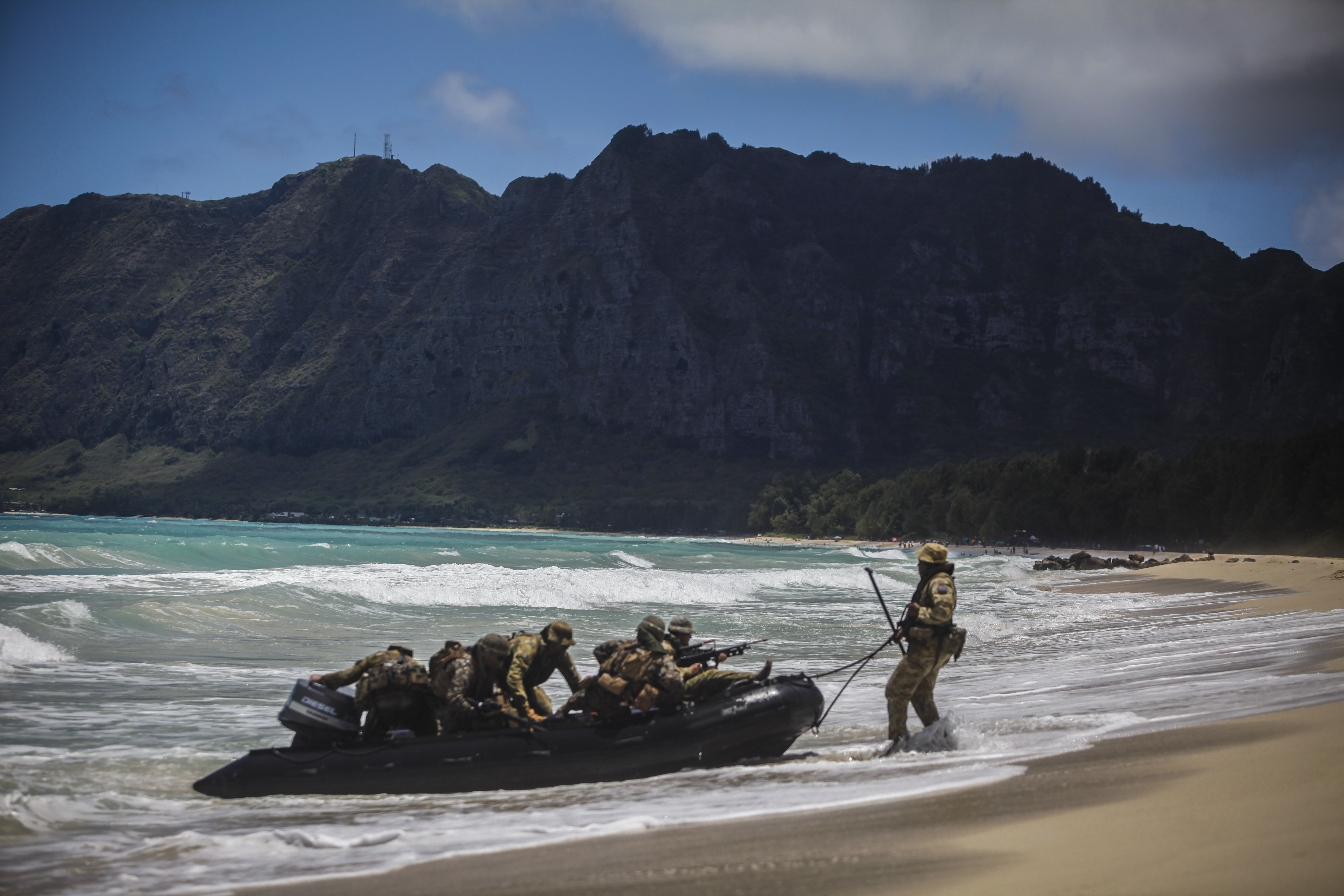 RIMPAC 16:  Australian amphibious assault on Marine Corps Training Area Bellows