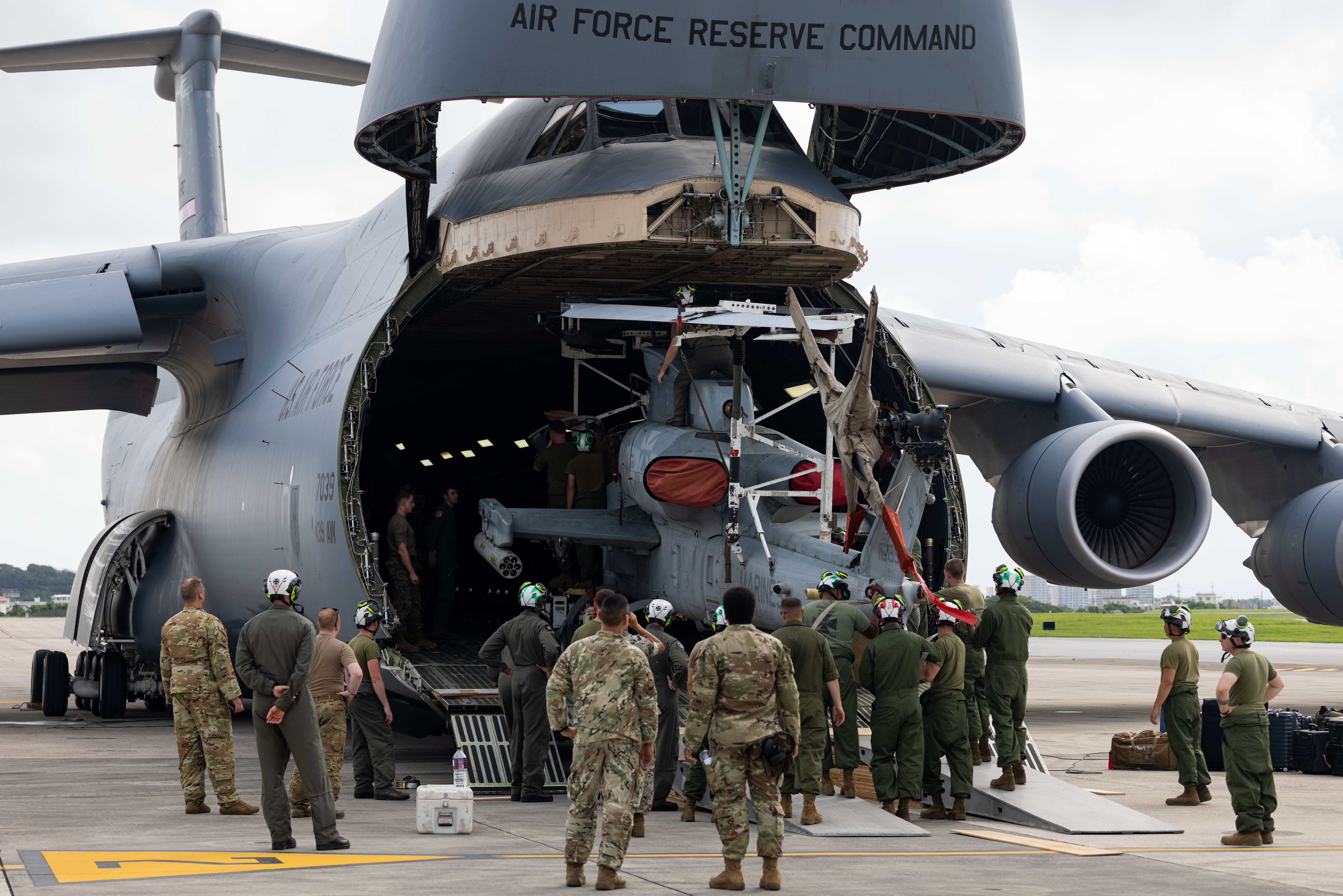 MASA 23: Aircraft inside Aircraft | C-5 Super Galaxy Transports H-1s to the Philippines